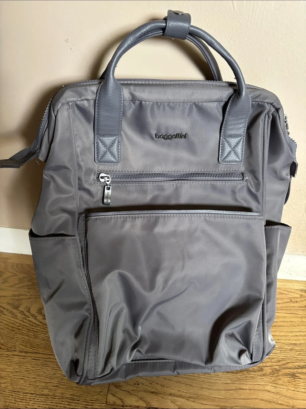 Baggallini Soho Laptop Backpack Tote in Gray, NEW WITHOUT TAGS